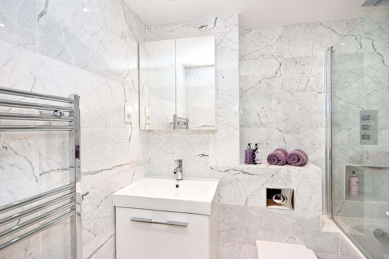 Stunning 2-Bedroom-Hosted By Sweetstay Londyn Zewnętrze zdjęcie